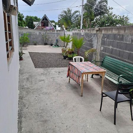 Auberge de jeunesse Laure Hebergement Loue Des Lits En Dortoir à Fa'a'ā Extérieur photo