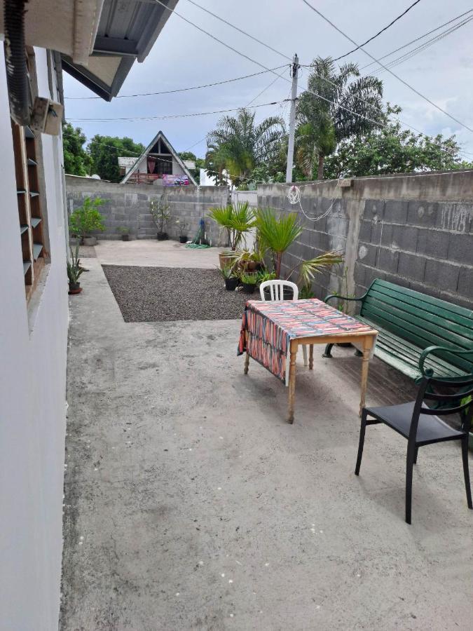 Auberge de jeunesse Laure Hebergement Loue Des Lits En Dortoir à Fa'a'ā Extérieur photo