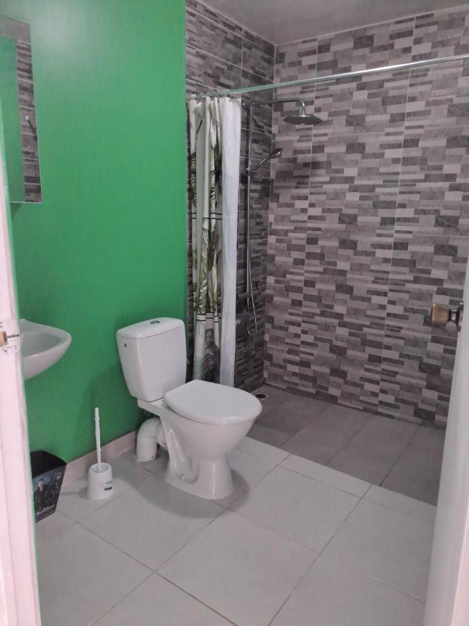 Auberge de jeunesse Laure Hebergement Loue Des Lits En Dortoir à Fa'a'ā Extérieur photo
