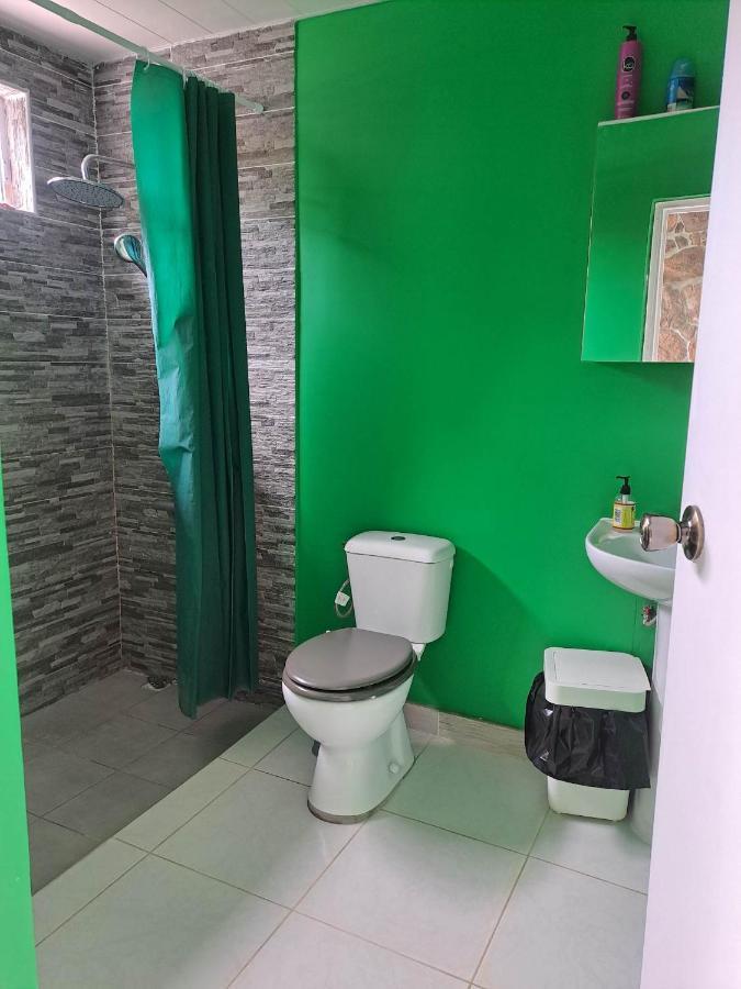 Auberge de jeunesse Laure Hebergement Loue Des Lits En Dortoir à Fa'a'ā Extérieur photo